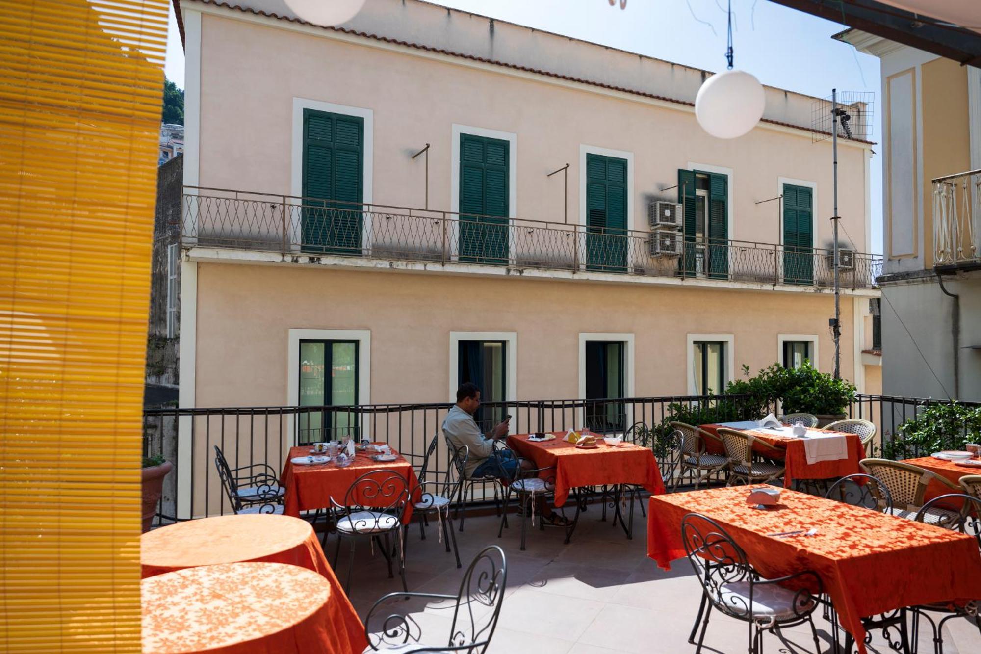 Hotel Antica Repubblica In Amalfi Center At 100Mt From The Sea Екстериор снимка